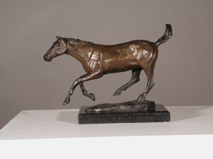“Agosto Cavalla” (August Mare), Bronze on Cambrian Black Granite, 10.5 x 16 x 6.7 inches