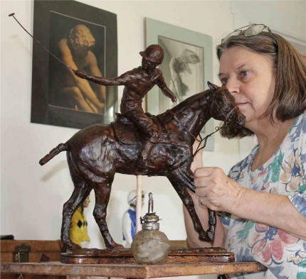 “Reverse Play” Bronze, Edition 1/5 | Commissioned by Jack Stark in 2013, a local collector in Boyce, Virginia.